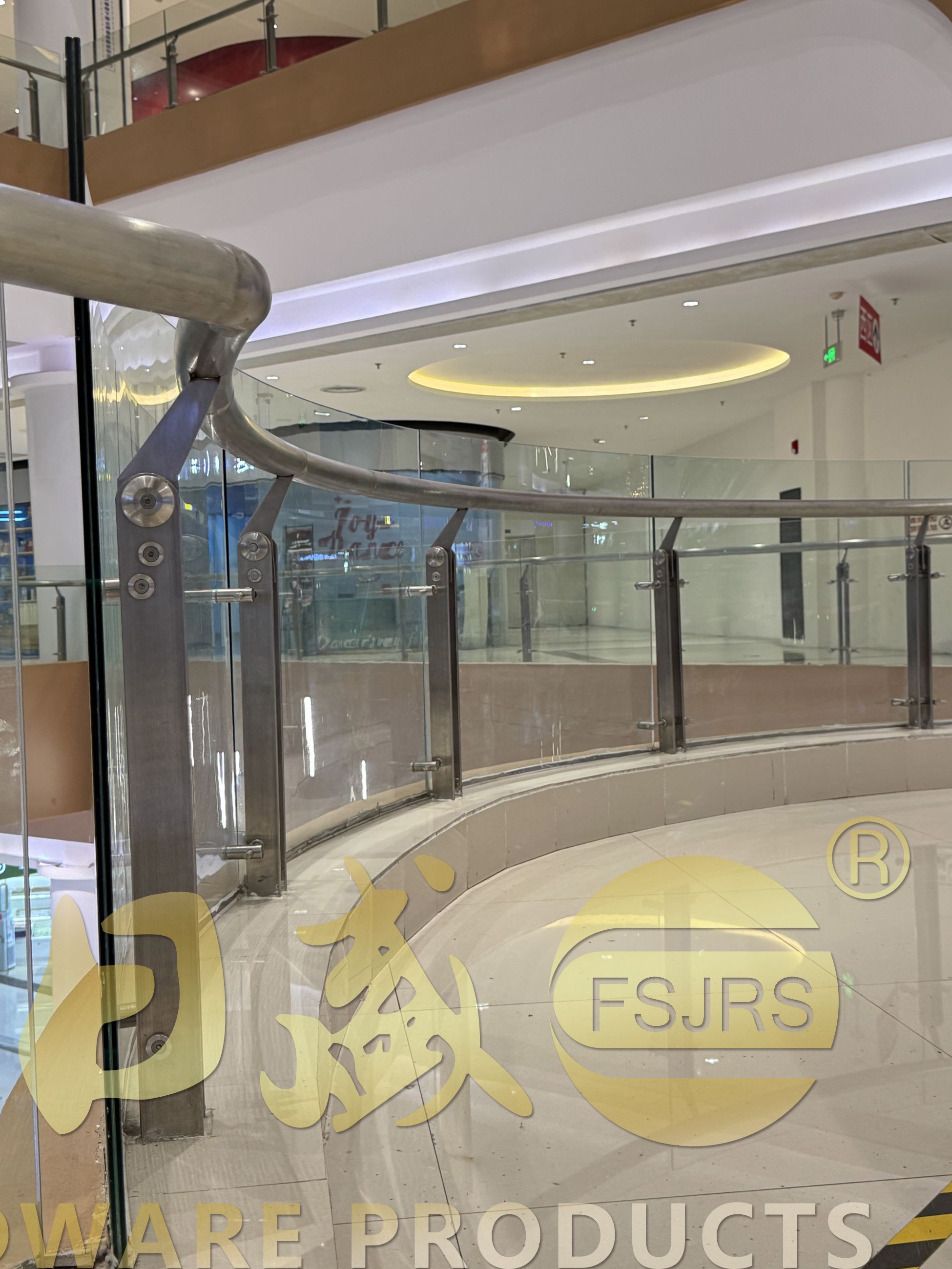 国正五金：年产百万根不锈钢立柱，专业护栏厂家打造全场景安全方案