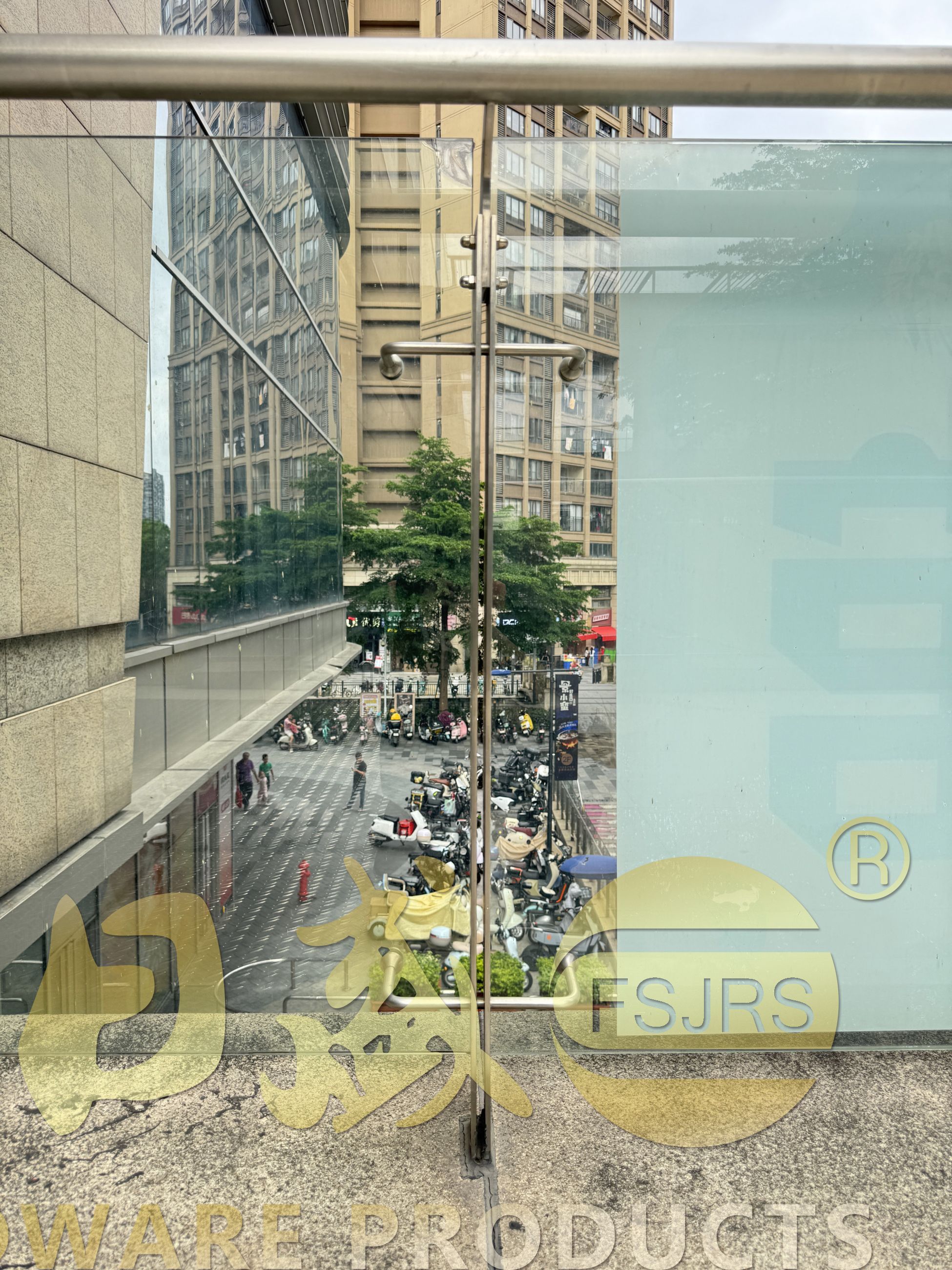 匠心铸品质，安全筑未来——不锈钢护栏厂家国正五金的坚守与创新